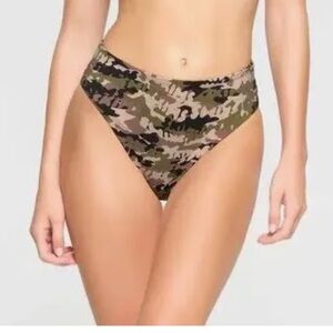 Skims swim mid waist bottoms 3x camo